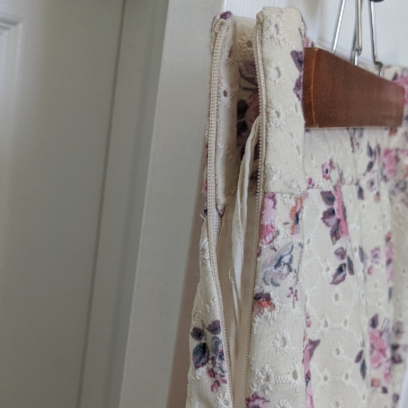 Elegant Floral A-Line Skirt in Cream and Purple - Picture 6 of 13